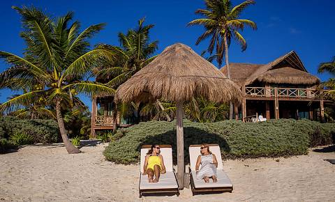 Picnic bajo una Palapa en la Playa Sian Ka'an Village