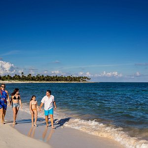 walk-on-the-beach-siankaan-quintana-roo